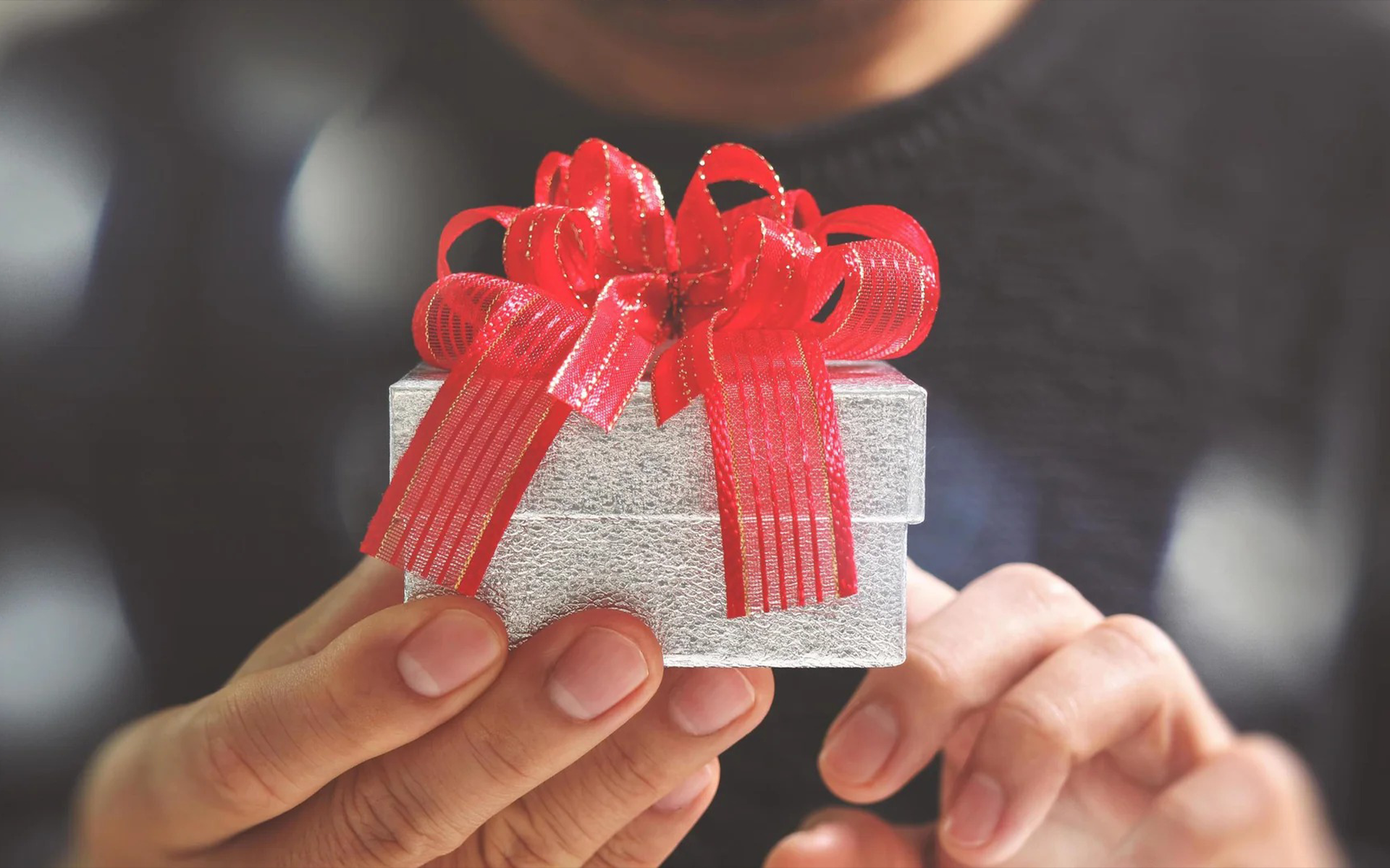 10 Most Useful Birthday Gifts For Men 40th In 2025